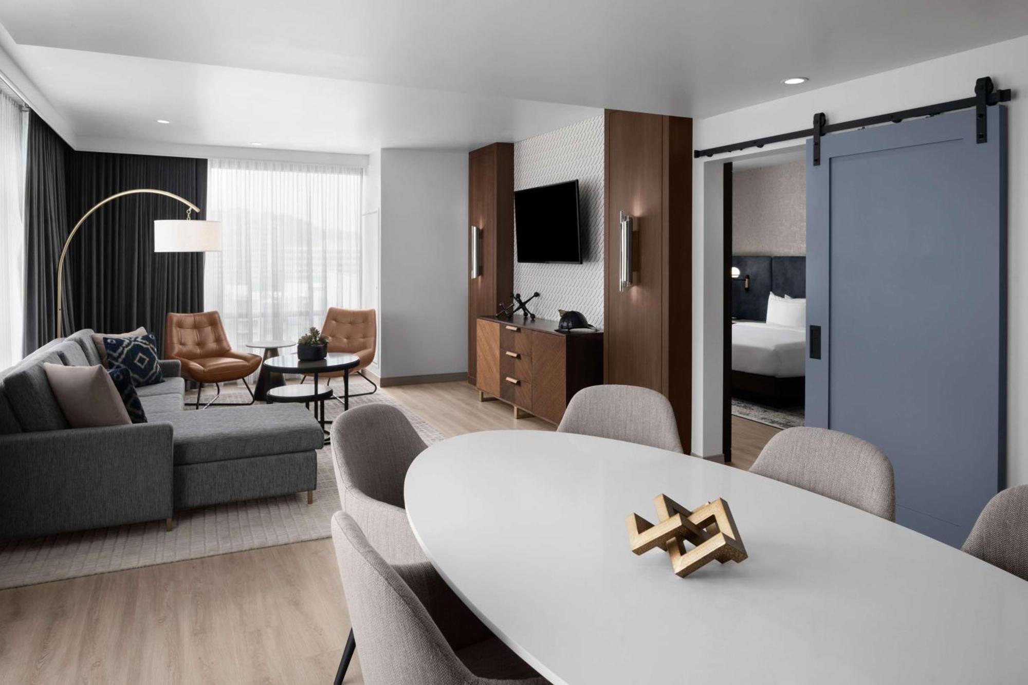 Hotel West & Main Conshohocken, Tapestry Collection Hilton エクステリア 写真