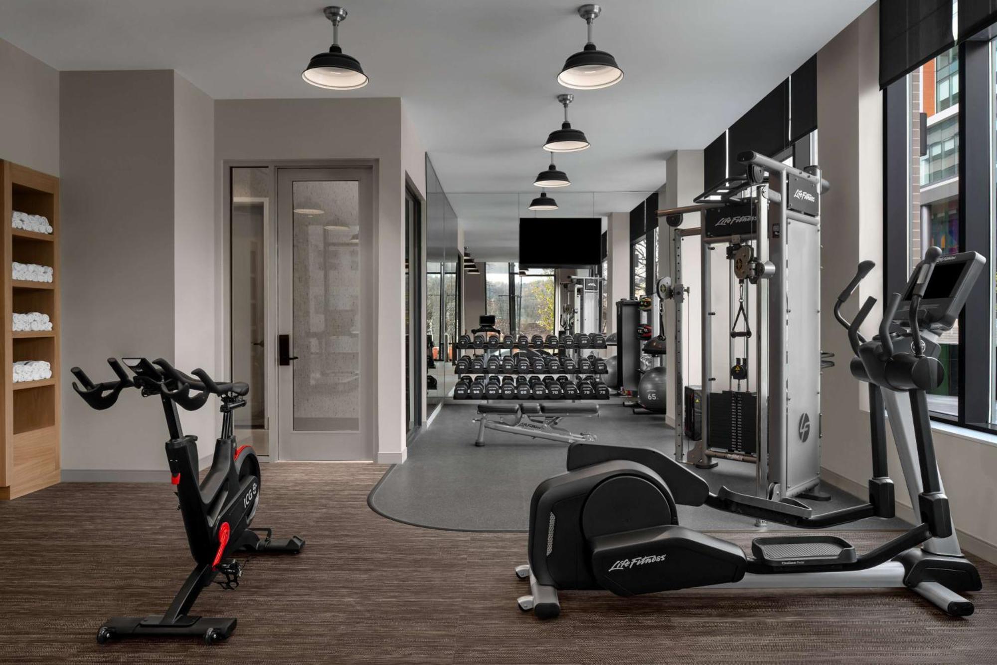 Hotel West & Main Conshohocken, Tapestry Collection Hilton エクステリア 写真