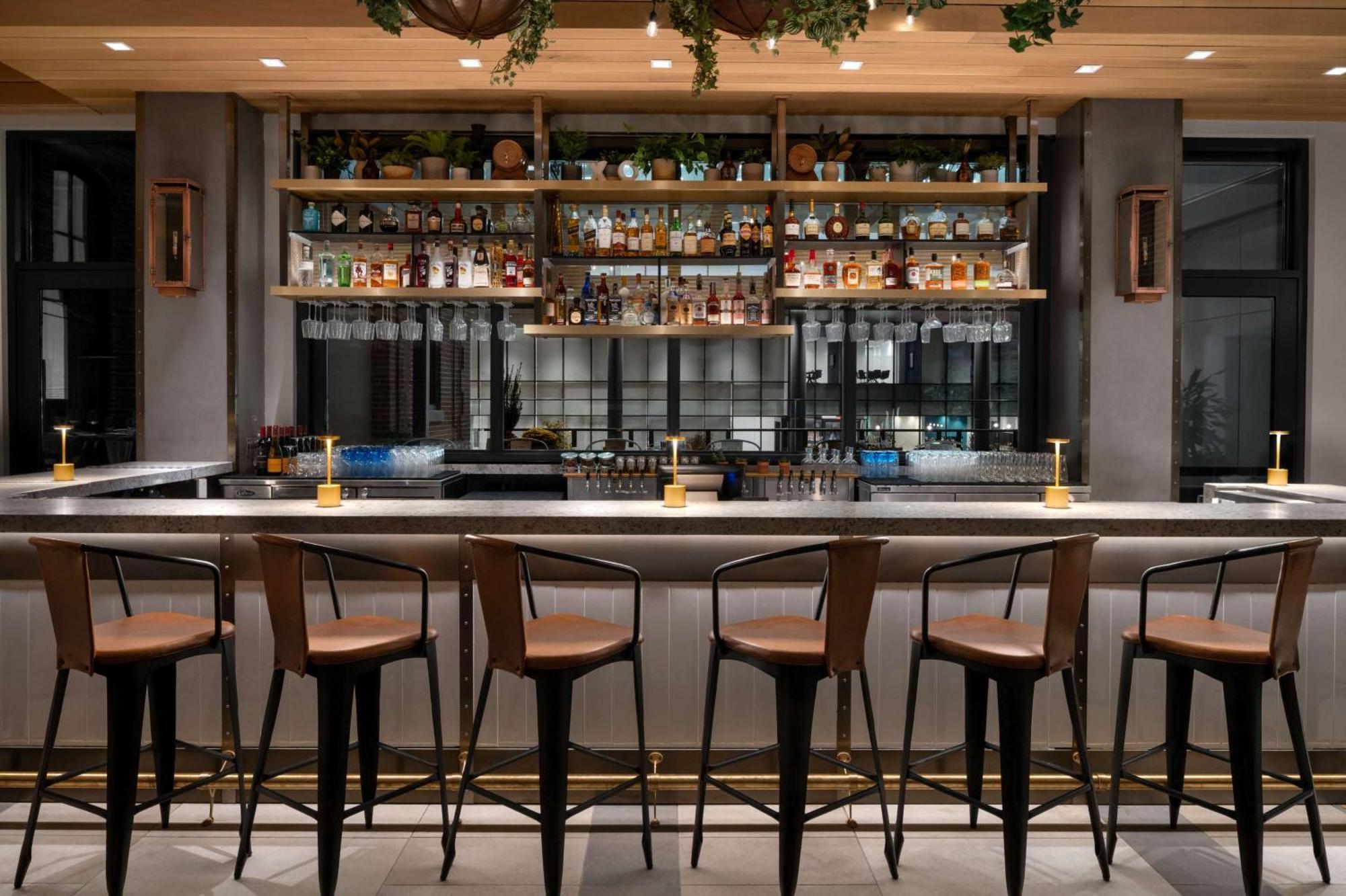 Hotel West & Main Conshohocken, Tapestry Collection Hilton エクステリア 写真